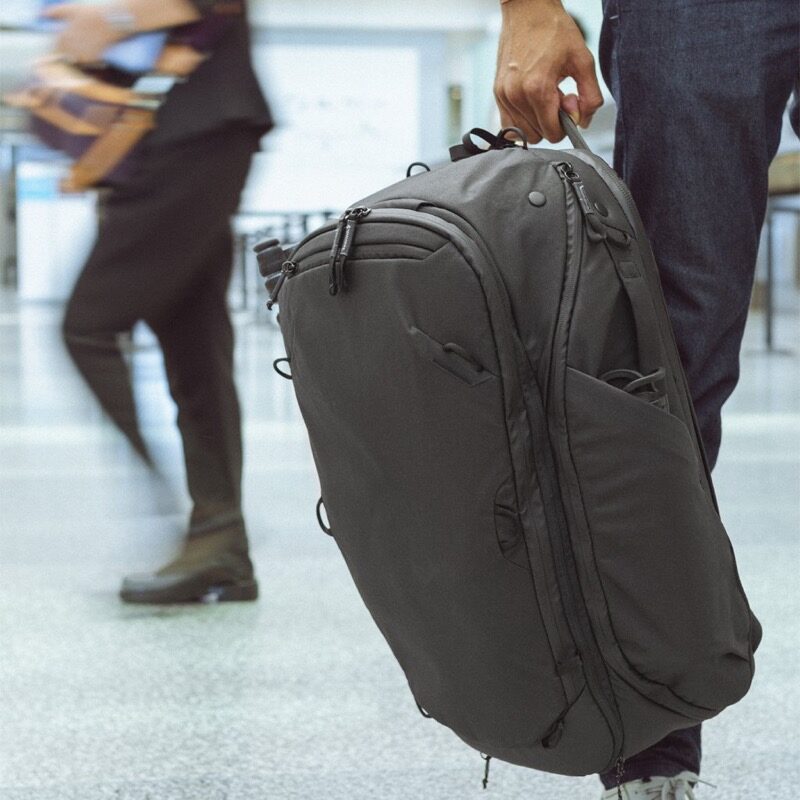 peak design travel backpack straps